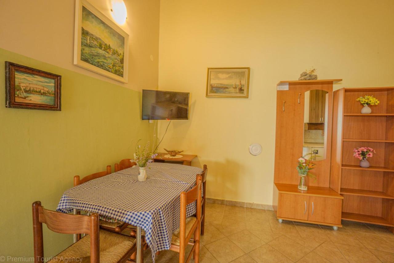 Zdenko Apartment Metajna Luaran gambar