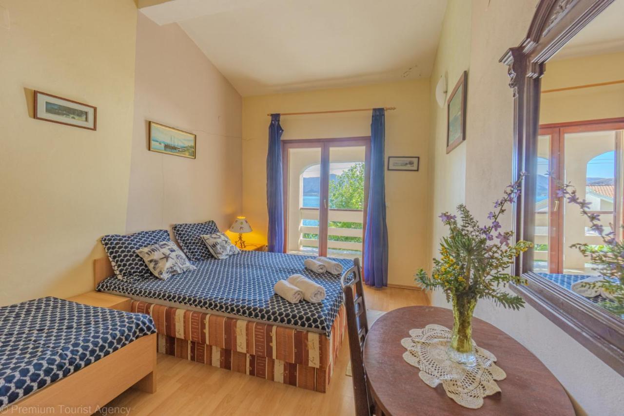Zdenko Apartment Metajna Bilik gambar